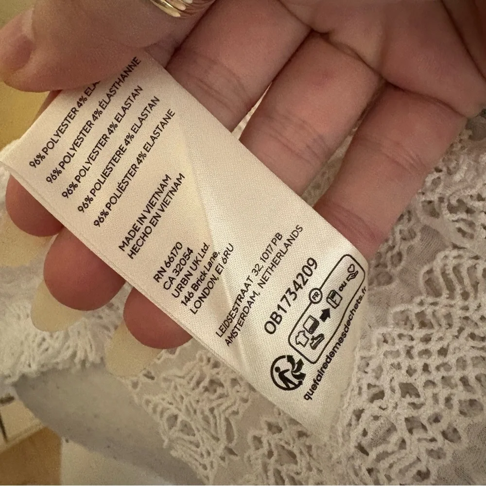 FREE PEOPLE White Lace On The Road Twisted‎ Tee Size Medium